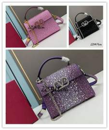 Picture of Valentino Handbags _SKUfw125409228fw